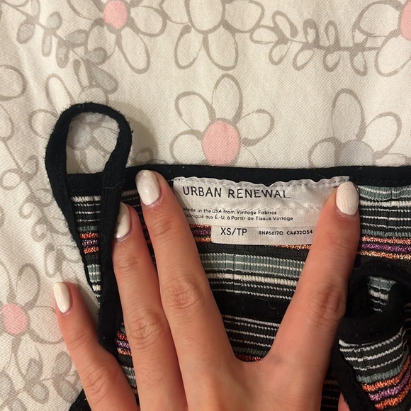 Crop top - Picture 3 of 3